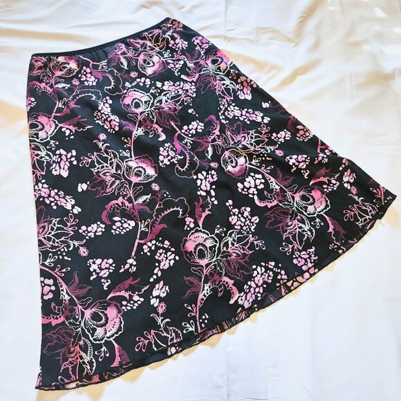 Wrapper Dresses & Skirts - Wrapper Y2K Black & Pink Floral A-Line Knee-Length Skirt Size M